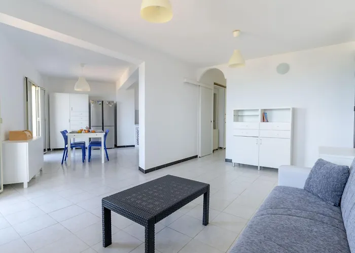 Numa- Am - By Interhome *